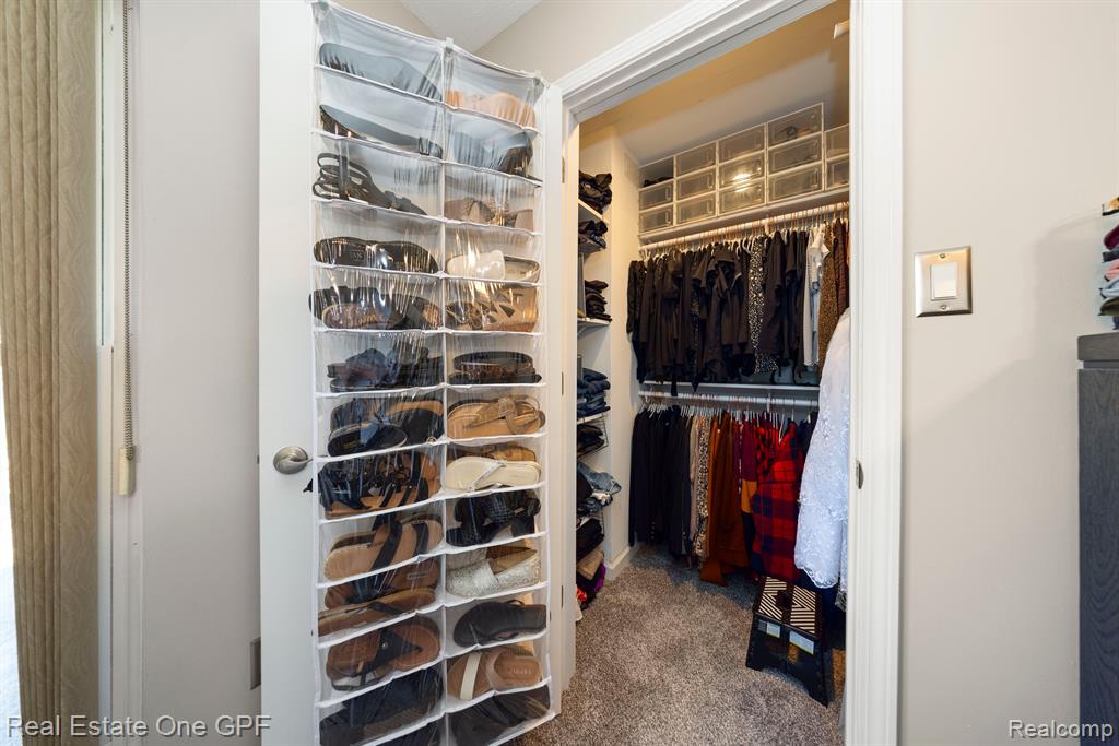 2957 ROUNDTREE Drive, Troy, MI 48083 — Photo 14
