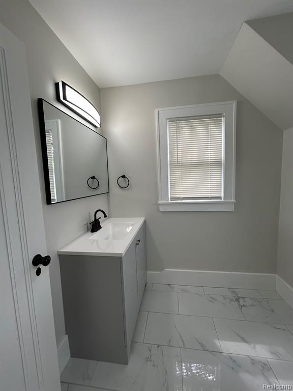 425 W Iroquois Road, Pontiac, MI 48341 — Photo 32