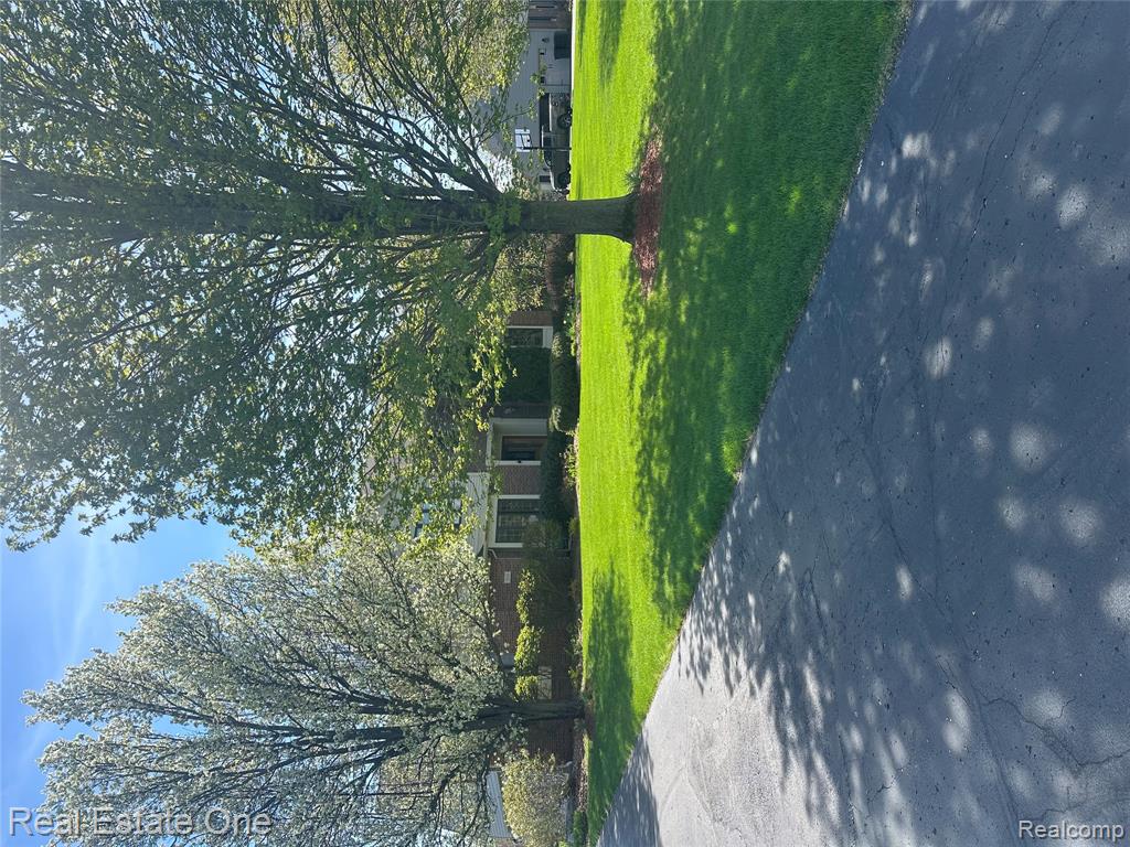 5045 Ashford Road, Clarkston, MI 48348 — Photo 3