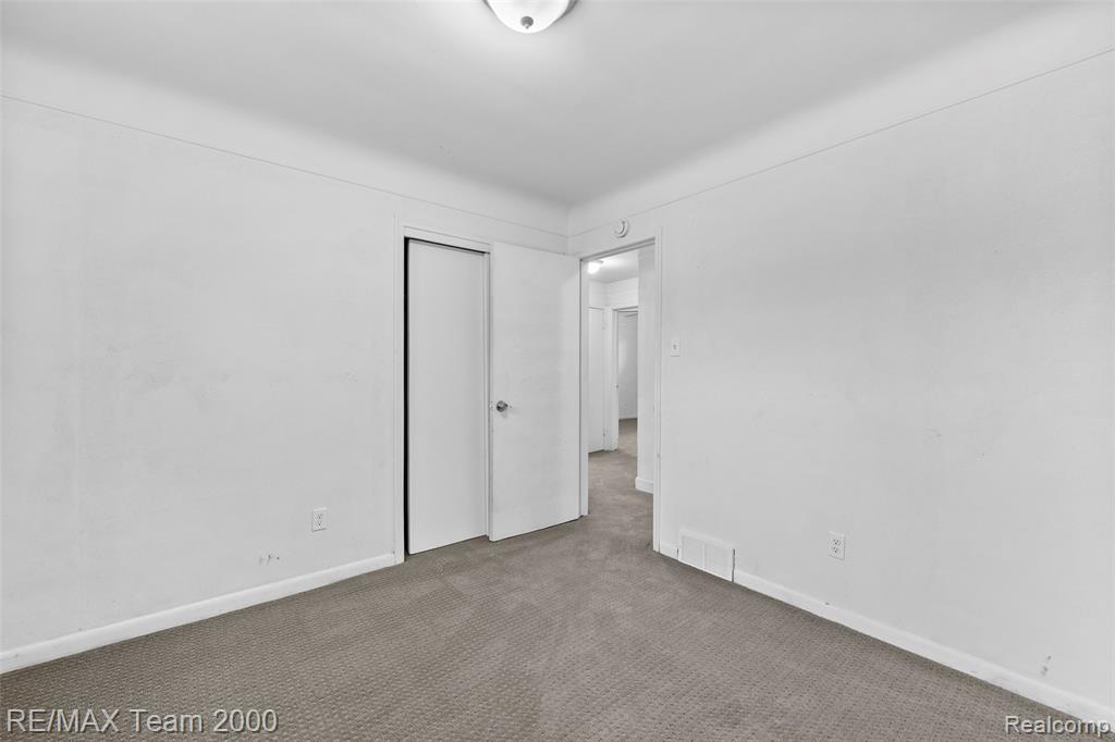 7638 N Gulley Road, Dearborn Heights, MI 48127 — Photo 12