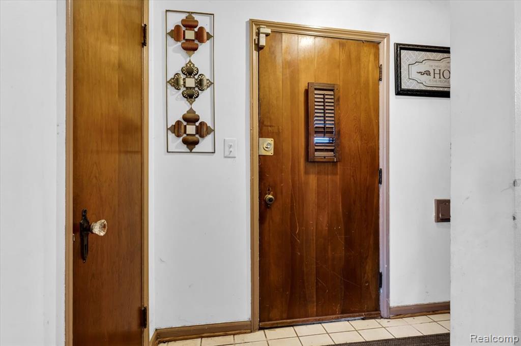 14004 Woodmont Avenue, Detroit, MI 48227 — Photo 3