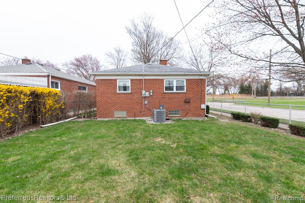 7252 LUANA Avenue, Allen Park, MI 48101 — Photo 28