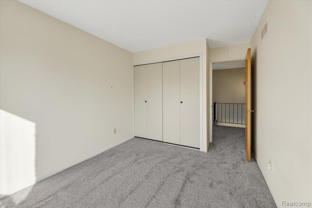 18268 University Park Drive, Livonia, MI, 48152