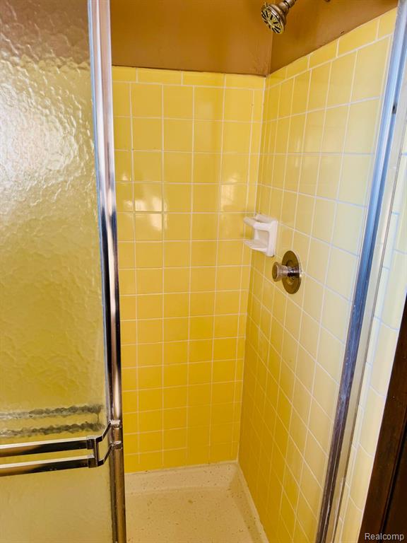 5214 Brett Court, West Bloomfield, MI — Photo 11