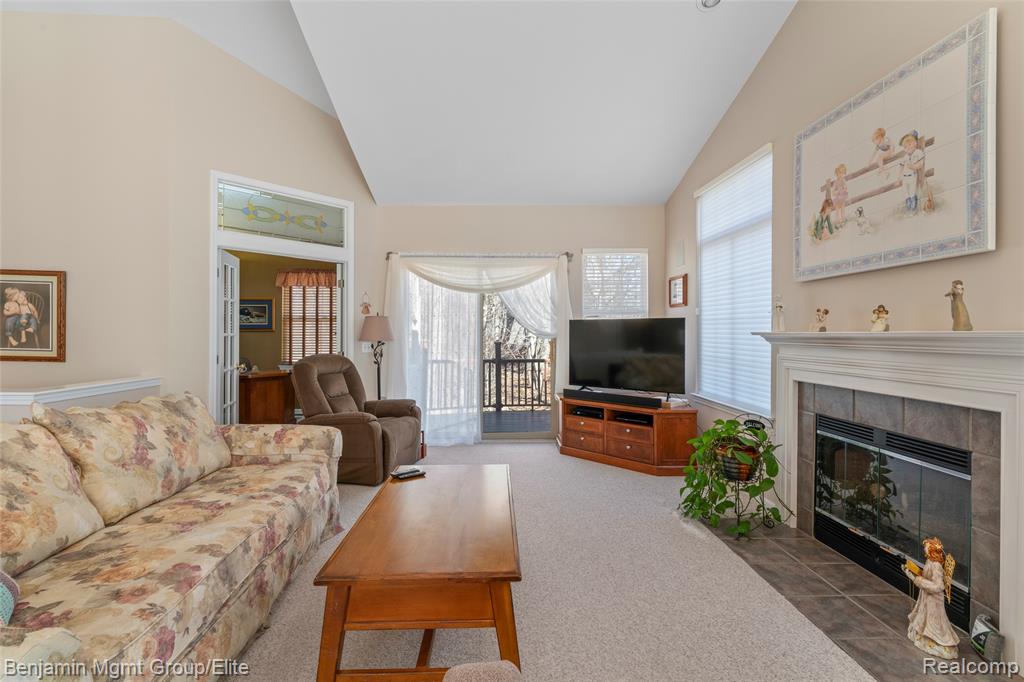 5380 Versailles Avenue, Brighton, MI 48116 — Photo 8