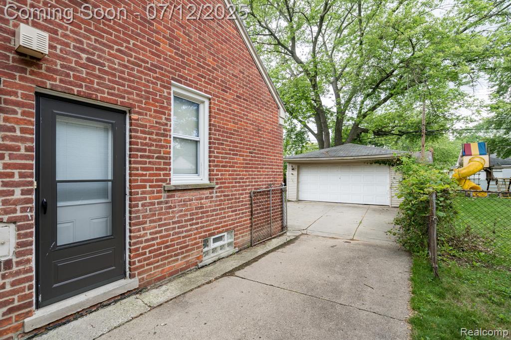 9573 Fenton, Redford, MI 48239 — Photo 22