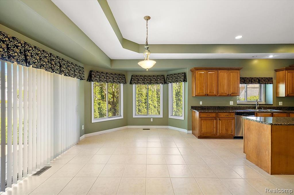 49763 Decker Drive, Shelby Twp, MI 48317 — Photo 18