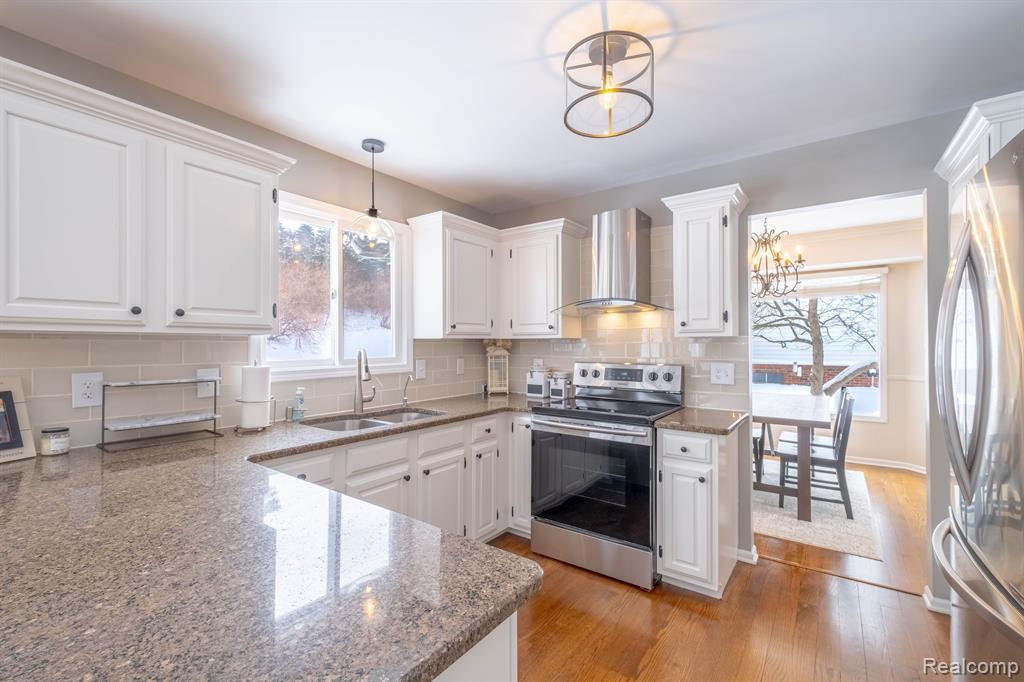 6775 CANTERBURY Lane, Clarkston, MI 48348 — Photo 12