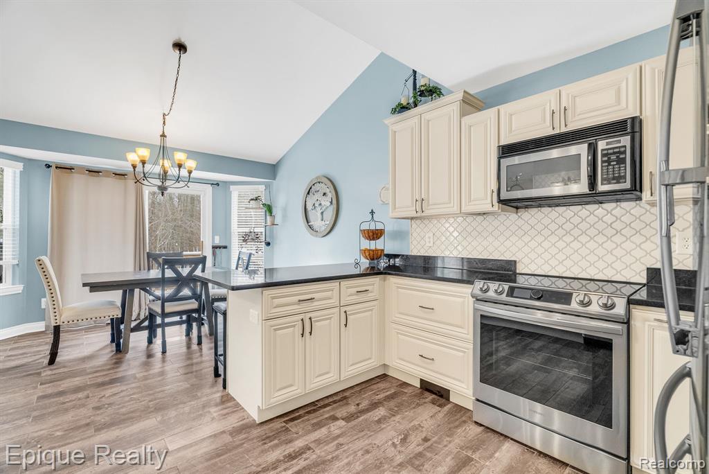 8459 Cranbrook Drive, Grand Blanc, MI 48439 — Photo 22