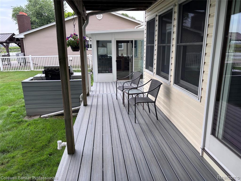 39883 Duluth Street, Harrison Township, MI — Photo 6