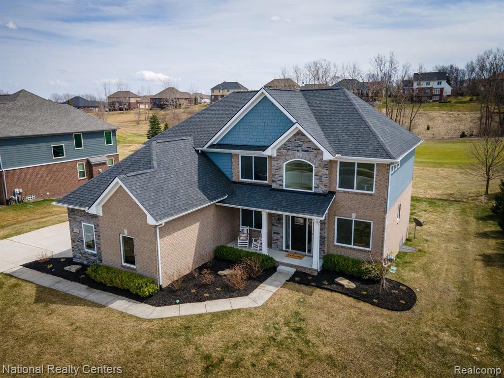 527 SOUTHSHORE Drive, Oxford, MI 48371 — Photo 2