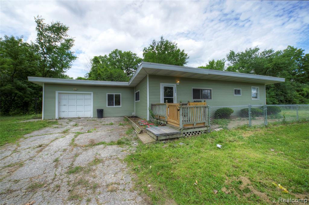 1906 Banner Road, Saginaw, MI 48601 — Photo 2
