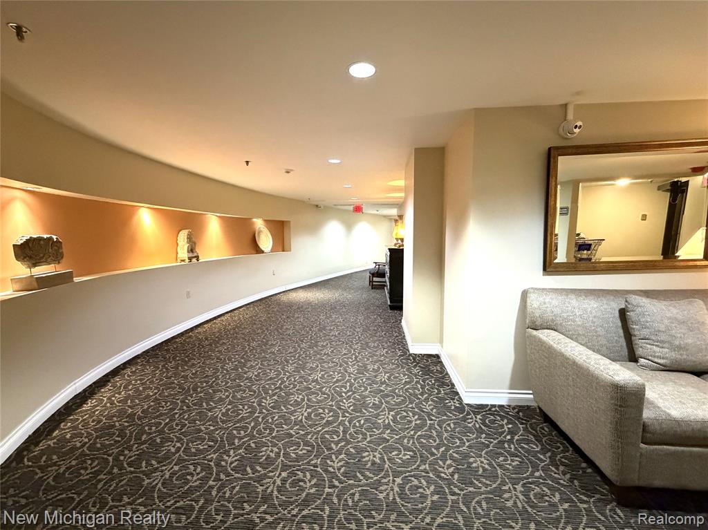 43000 12 Oaks Crescent Drive, 2033, Novi, MI 48377 — Photo 39