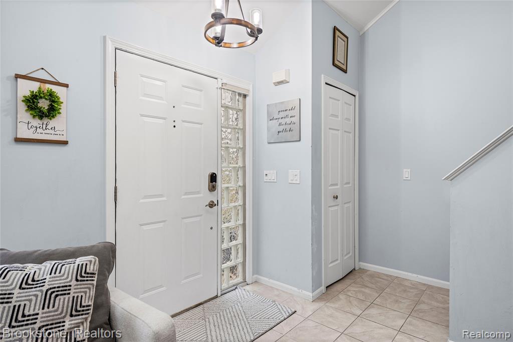 510 Woodland Hills Drive, Walled Lake, MI 48390 — Photo 14