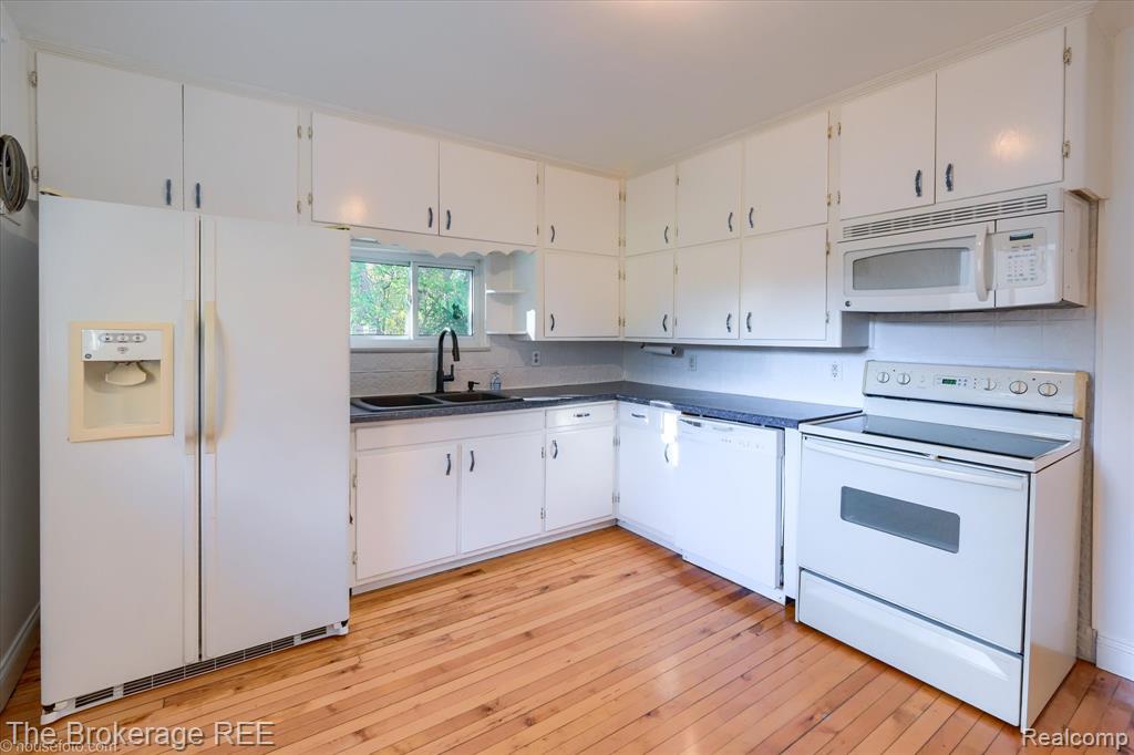 5400 N Center Road, Genesee, MI 48506 — Photo 32