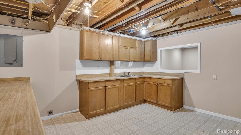 7113 Elmhurst, West Bloomfield, MI — Photo 42