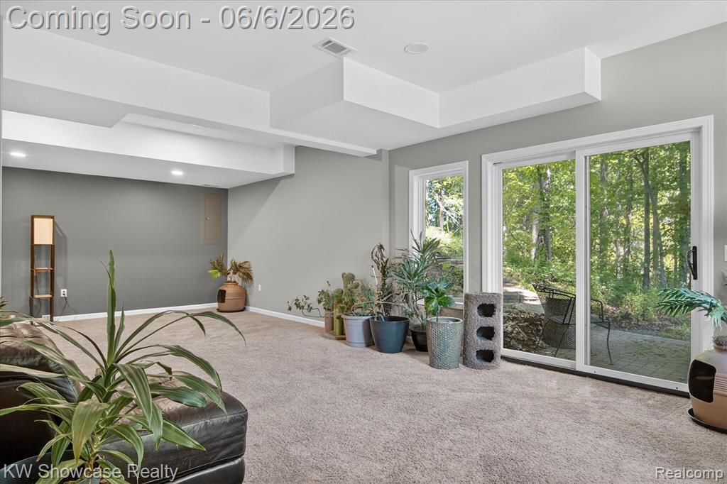 6220 Whispering Meadows Drive, White Lake, MI 48383 — Photo 39