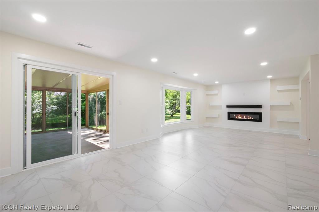 4089 Aberdeen Court, West Bloomfield, MI 48323 — Photo 13
