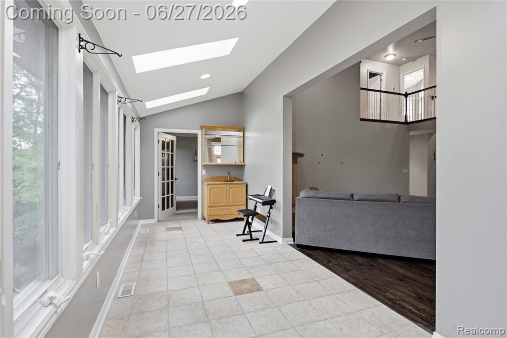 9015 Huron Bluffs Drive, White Lake, MI — Photo 17