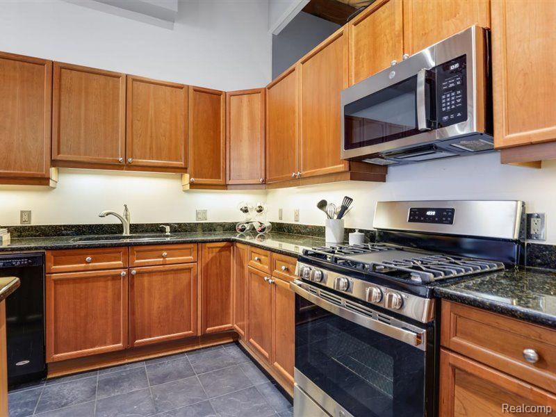 200 RIVER PLACE Drive, 13, Detroit, MI 48207 — Photo 15