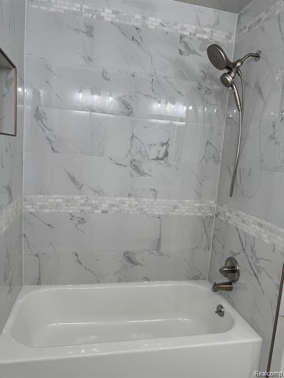 7490 S Brynmawr Court, West Bloomfield, MI — Photo 31