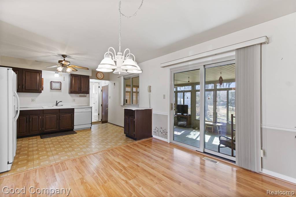 48164 MALLARD Drive, Chesterfield, MI 48047 — Photo 10