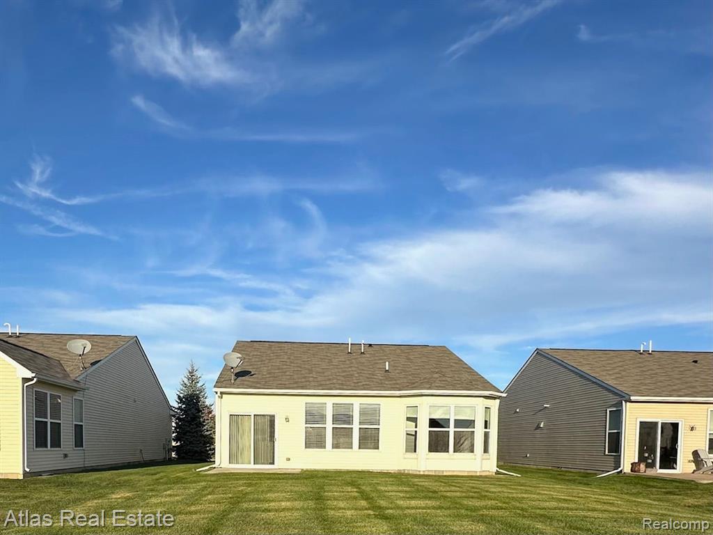 9378 SAND HILL Drive, Grand Blanc, MI 48439 — Photo 5