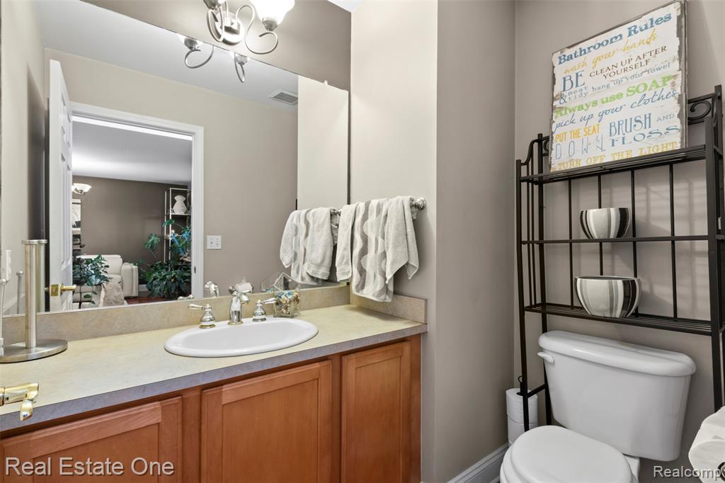 43275 Pond Bluff Drive, Belleville, MI 48111 — Photo 28
