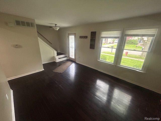 1212 HAMPSHIRE Drive, Canton, MI 48188 — Photo 8