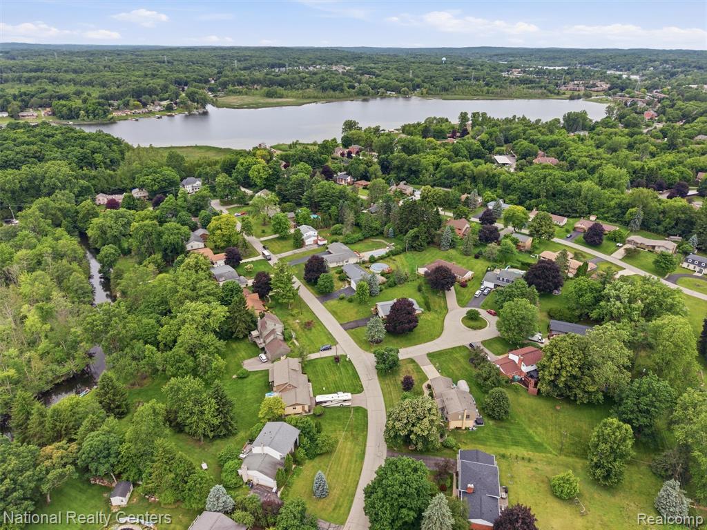 6858 Wellesley Terrace, Clarkston, MI — Photo 13