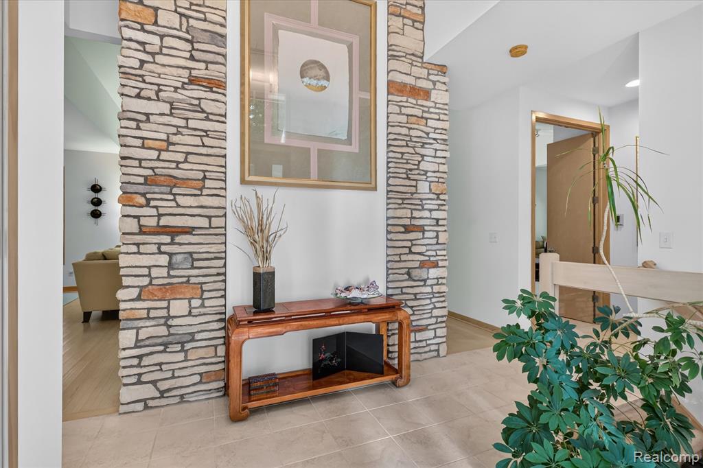5388 Hartland Road, Fenton, MI 48430 — Photo 5