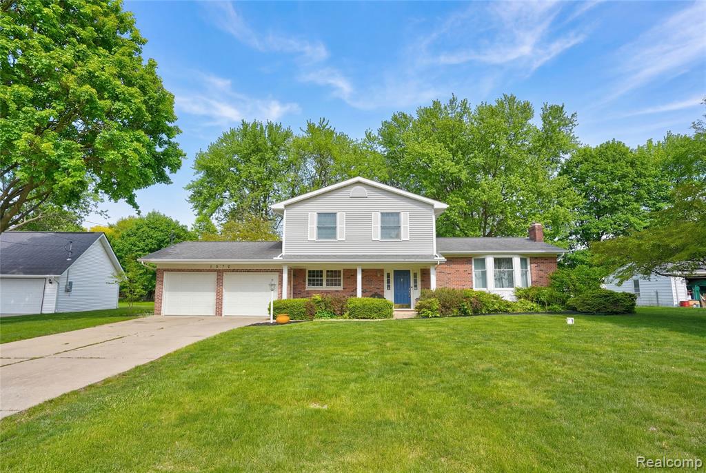 1070 Woodview Drive, Flint, MI 48507 — Photo 2