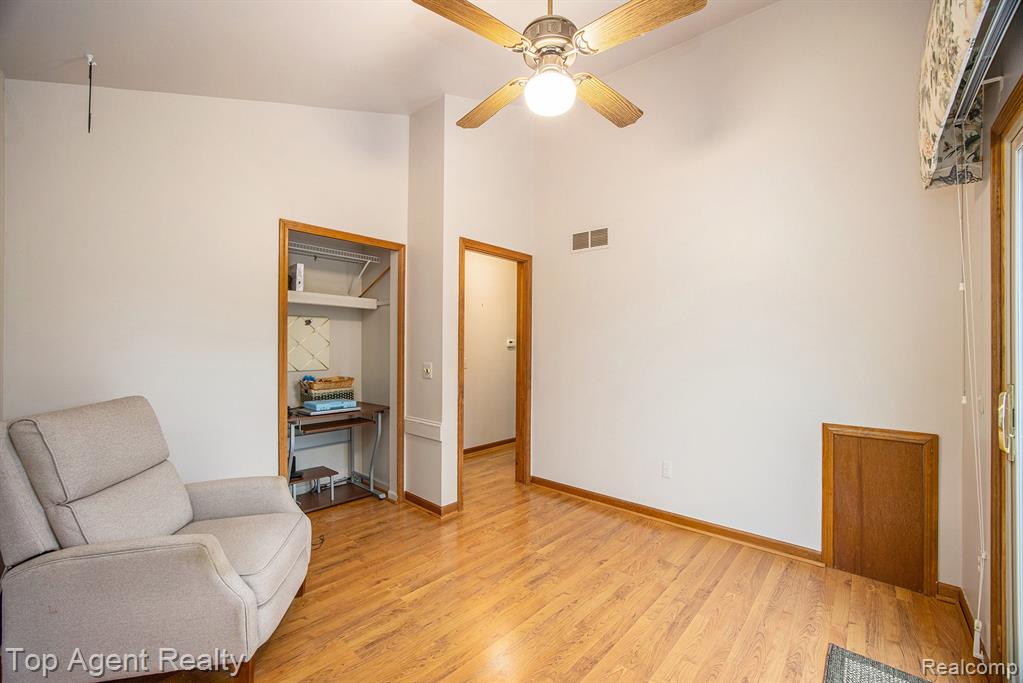 43378 Riverbend Boulevard, Clinton Twp, MI 48038 — Photo 13