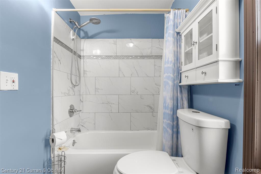 977 Boston Avenue, Waterford, MI 48328 — Photo 12