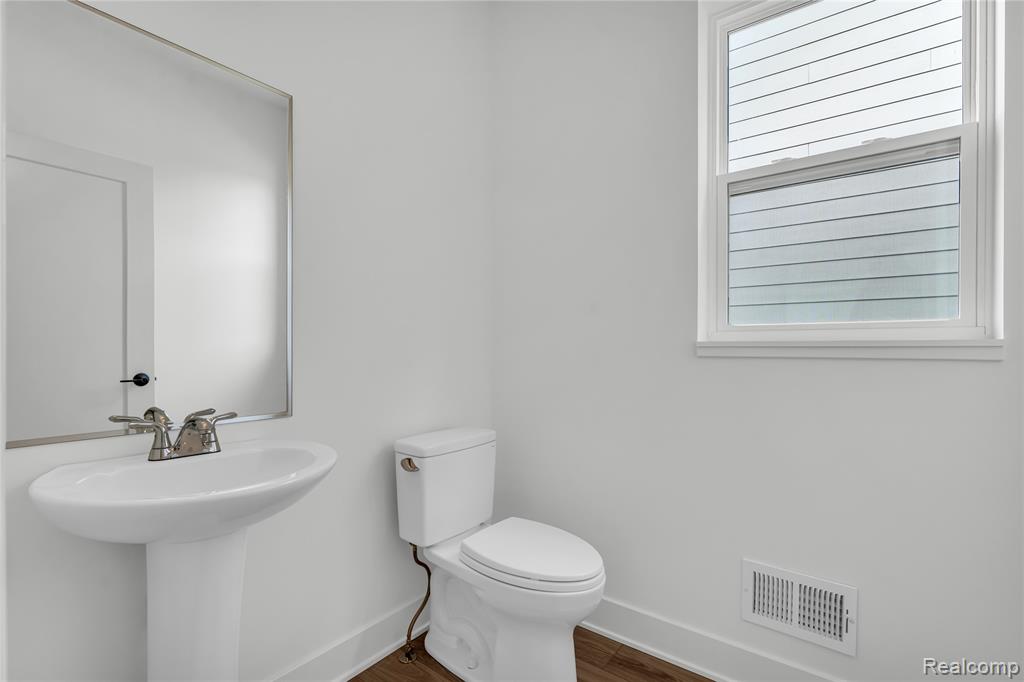 1746 Fischer Street, Detroit, MI 48214 — Photo 12