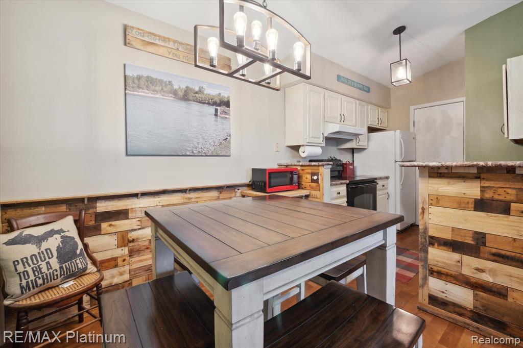 362 SPRING BROOKE Drive, Brighton, MI 48116 — Photo 7