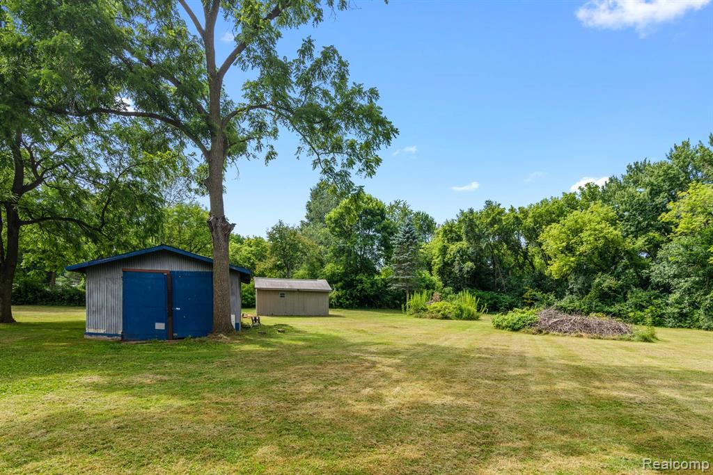 3499 E Carpenter Road, Flint, MI 48506 — Photo 4