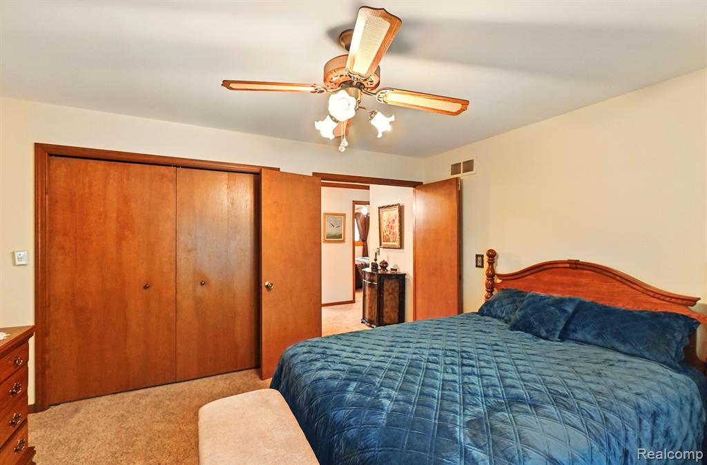 47296 SANBORN Drive, Macomb, MI 48044 — Photo 16