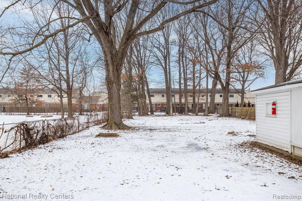 8255 GARBOR Avenue, Warren, MI 48093 — Photo 20