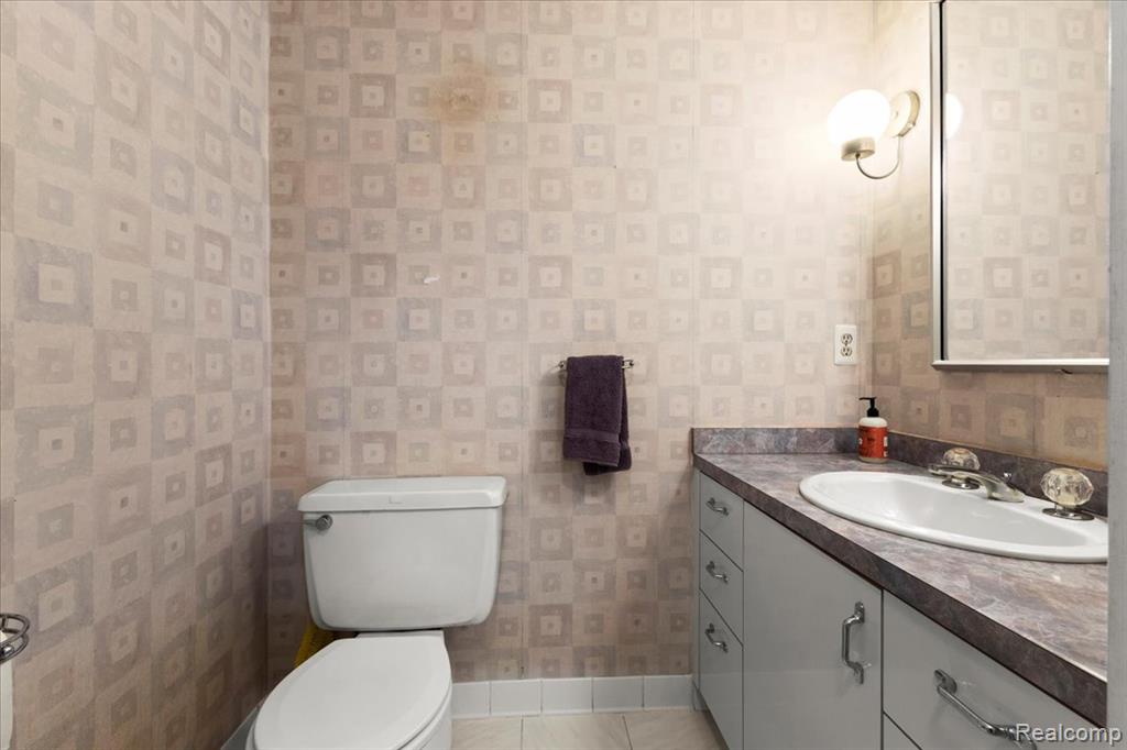 5634 Stratford Drive, West Bloomfield, MI — Photo 20