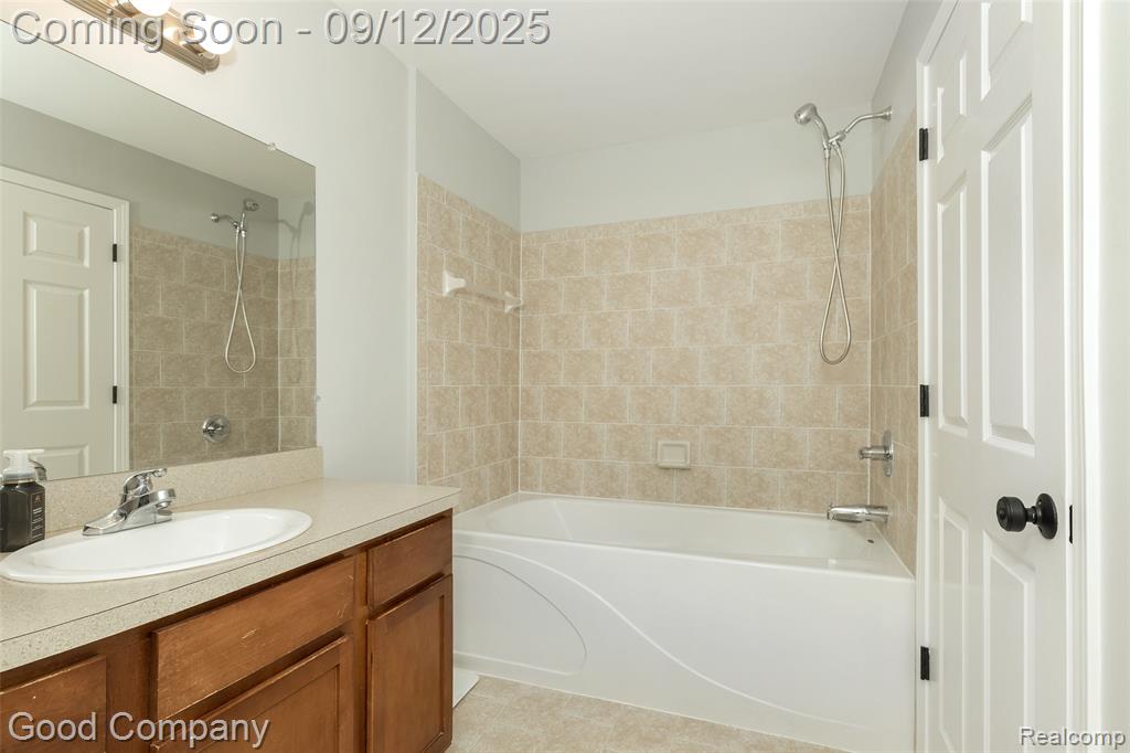 56729 Longhorn Drive, Shelby Twp, MI 48316 — Photo 26