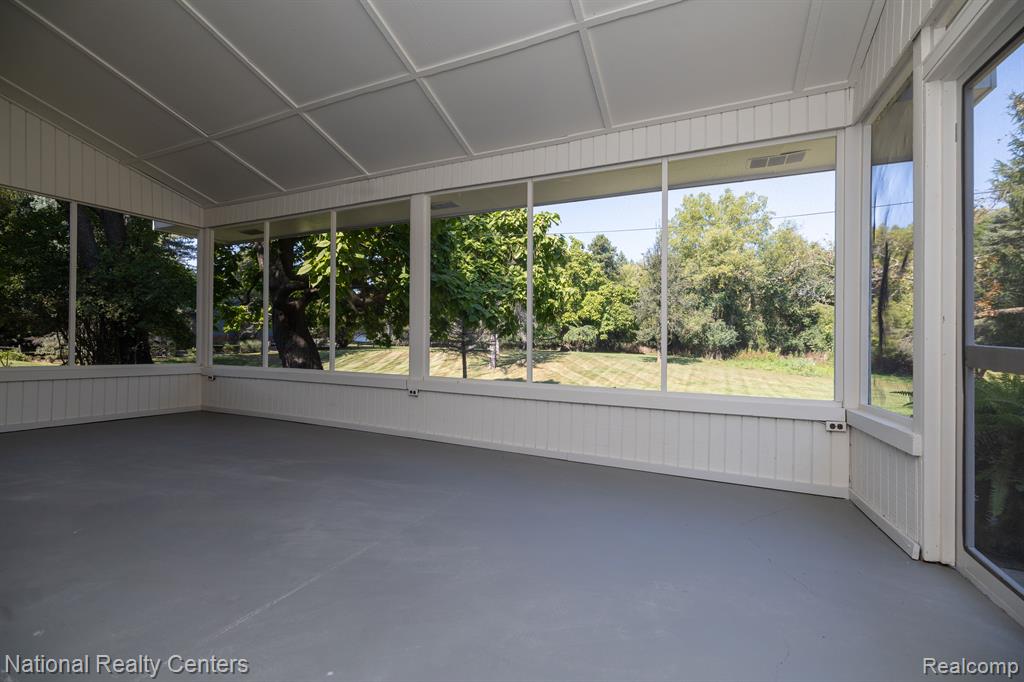 6050 UPPER STRAITS Boulevard, West Bloomfield, MI 48324 — Photo 20