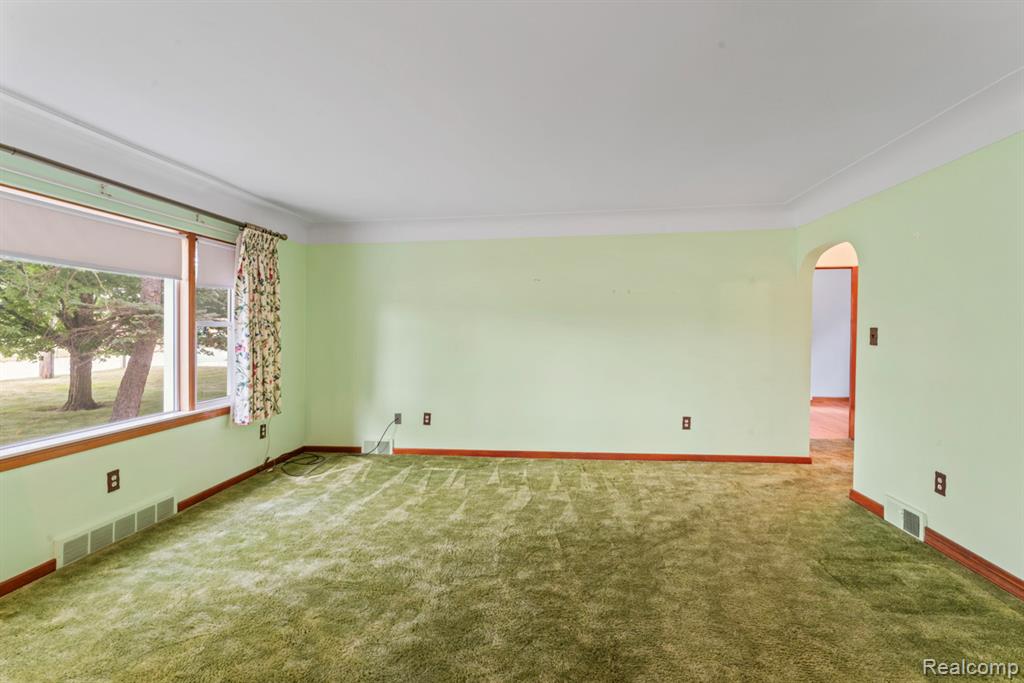 430 N Center Road, Saginaw, MI 48638 — Photo 4