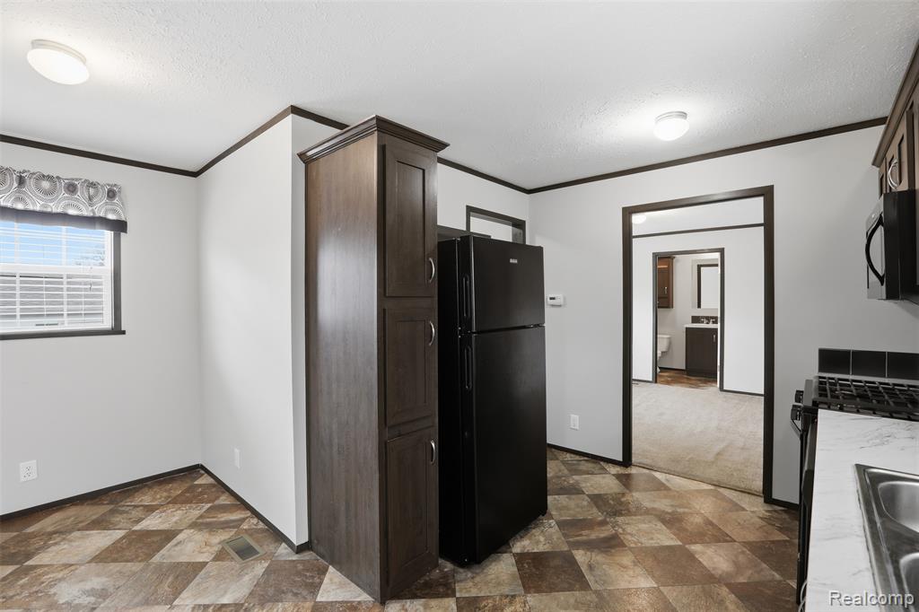 807 Swan Street, Rochester Hills, MI 48309 — Photo 9