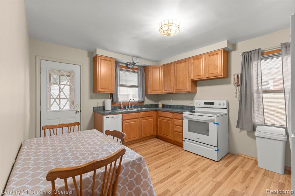 8464 Becker Avenue, Allen Park, MI 48101 — Photo 14