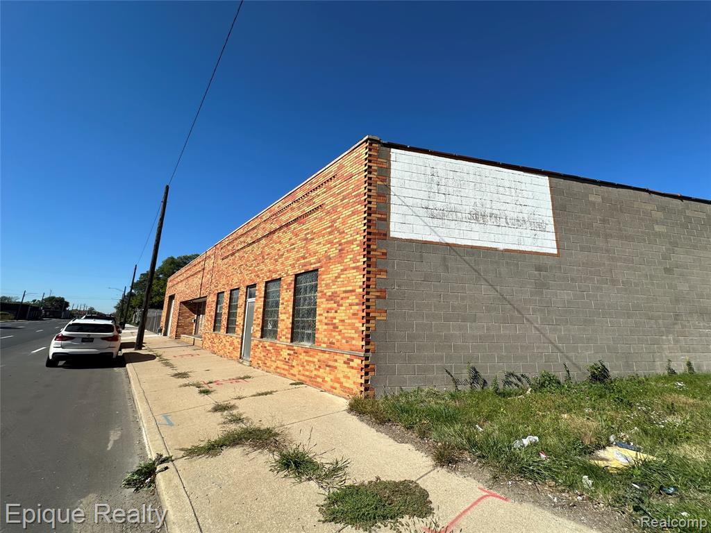 5431 E Davison Street E, Hamtramck, MI 48212 — Photo 9