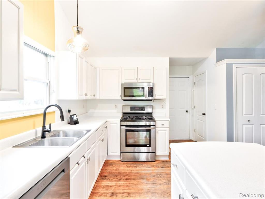 2125 S Delano Street, St. Clair, MI 48079 — Photo 9