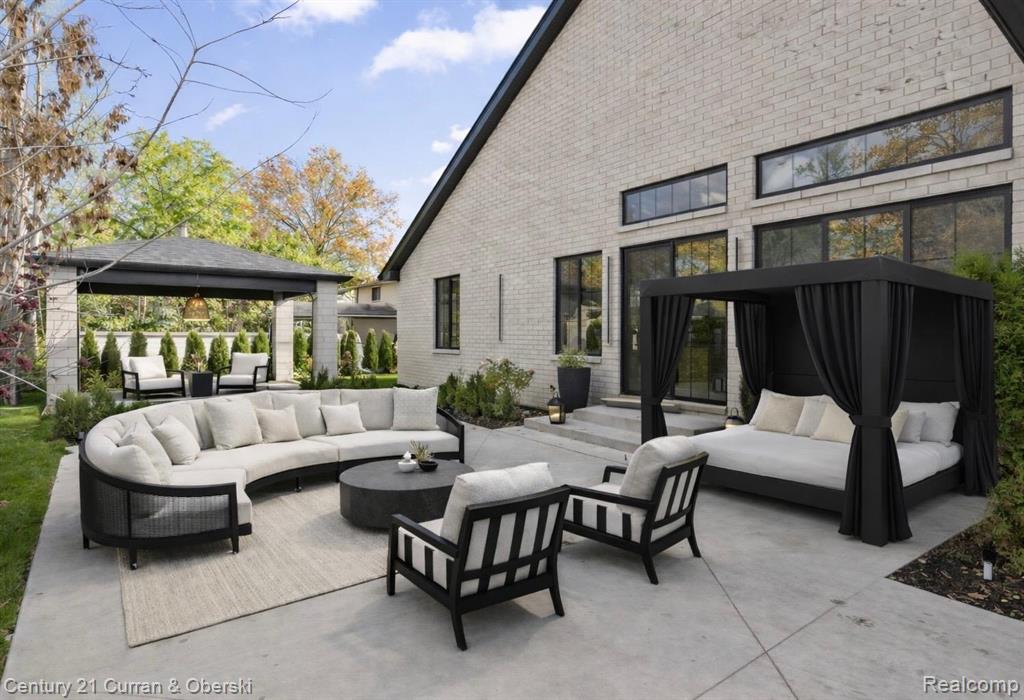 2211 Golfview Drive, Dearborn, MI, 48128