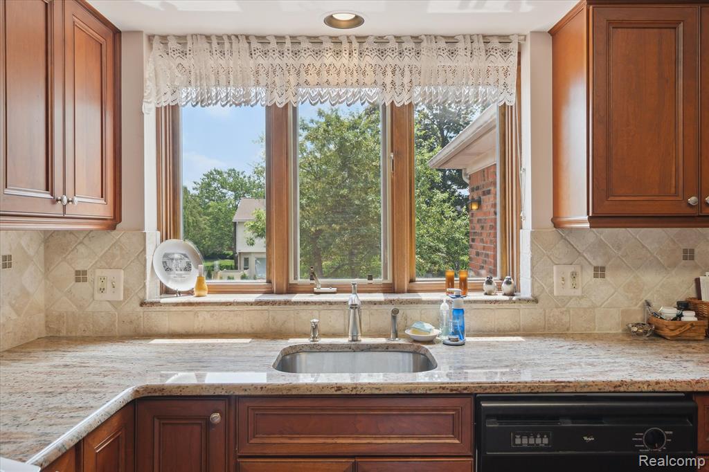 48721 W Normandy Court, Plymouth, MI 48170 — Photo 15