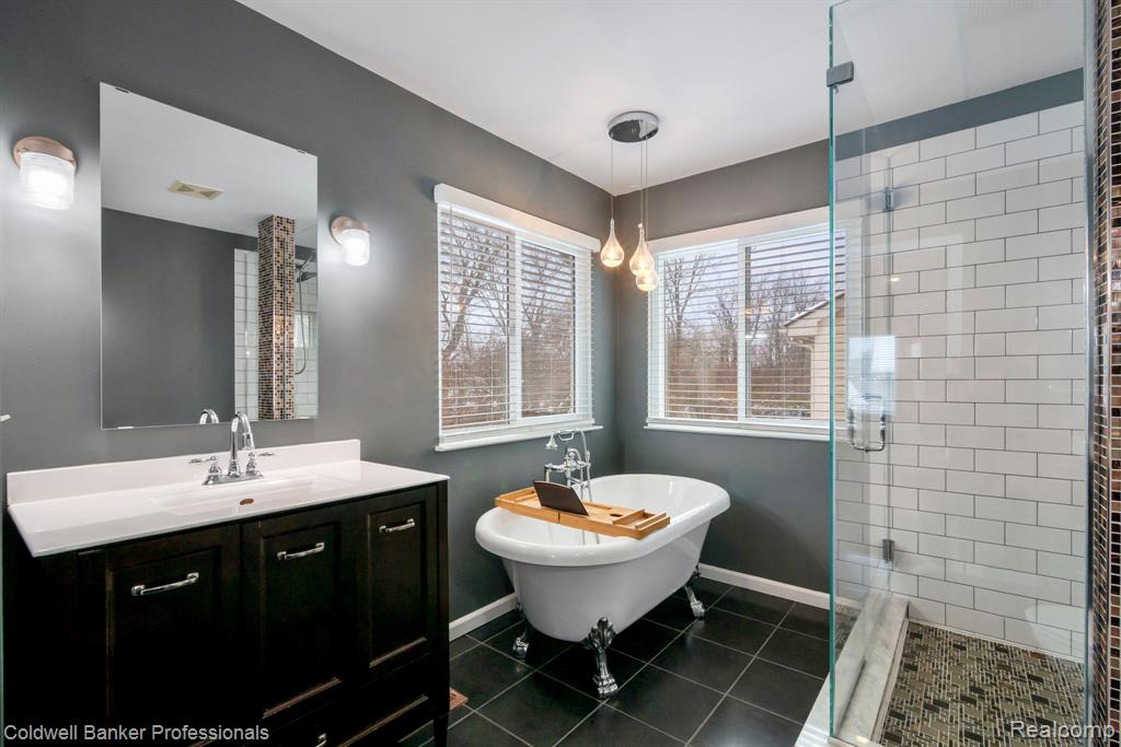 8525 Barrington Drive, Ypsilanti, MI 48198 — Photo 30